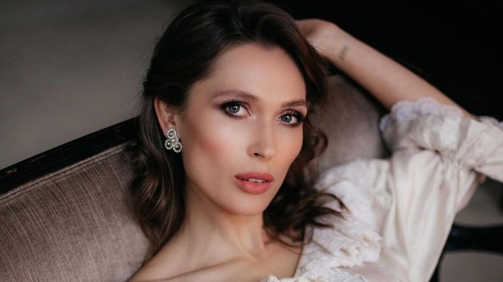Олена Світлицька Особисте Життя: Детальний Огляд Біографії та Кар’єри