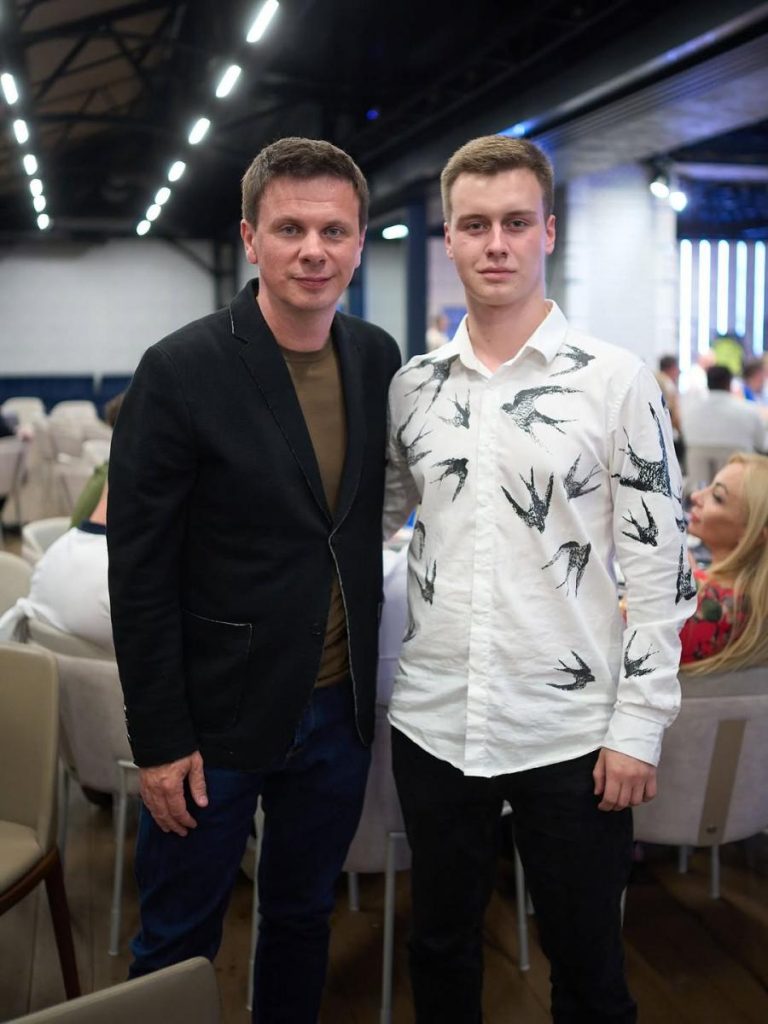Дмитро Комаров Де Зараз: Биография, Личная Жизнь и Карьера
