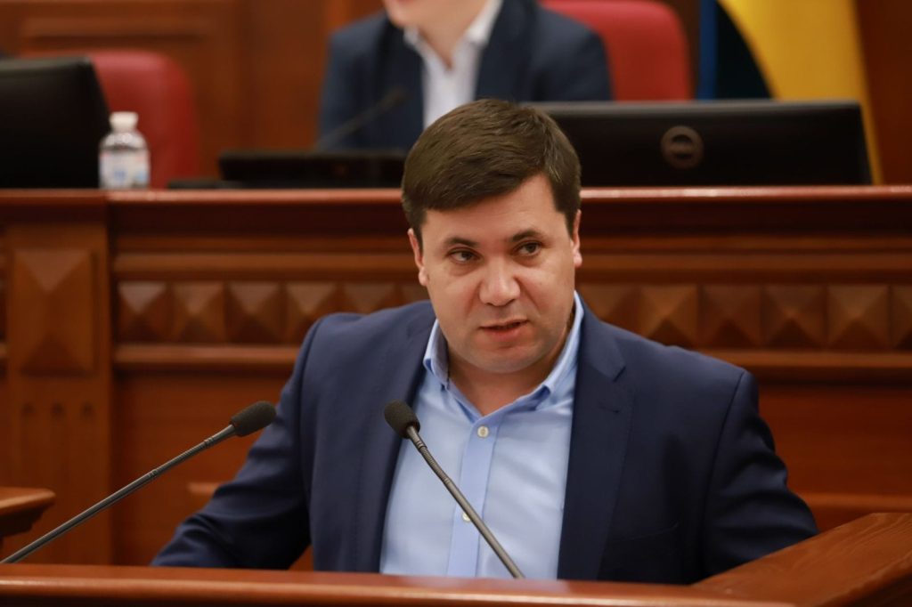Андрій Вітренко Батьки: биография, семья и карьера